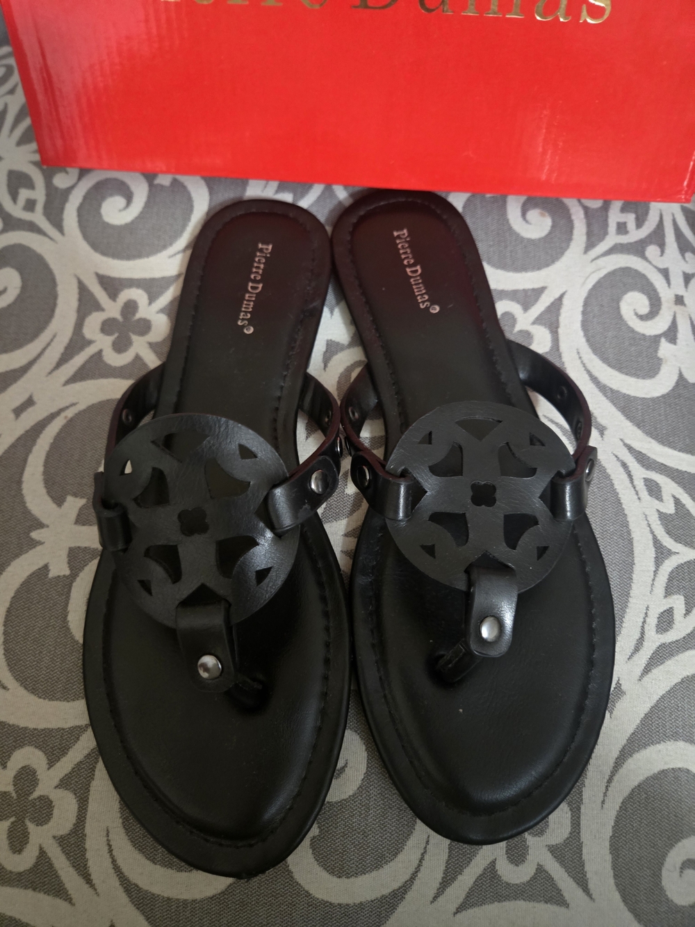 Pierre Dumas Black Women's Cutout Toe-Post Sandals with Decorative Medallion